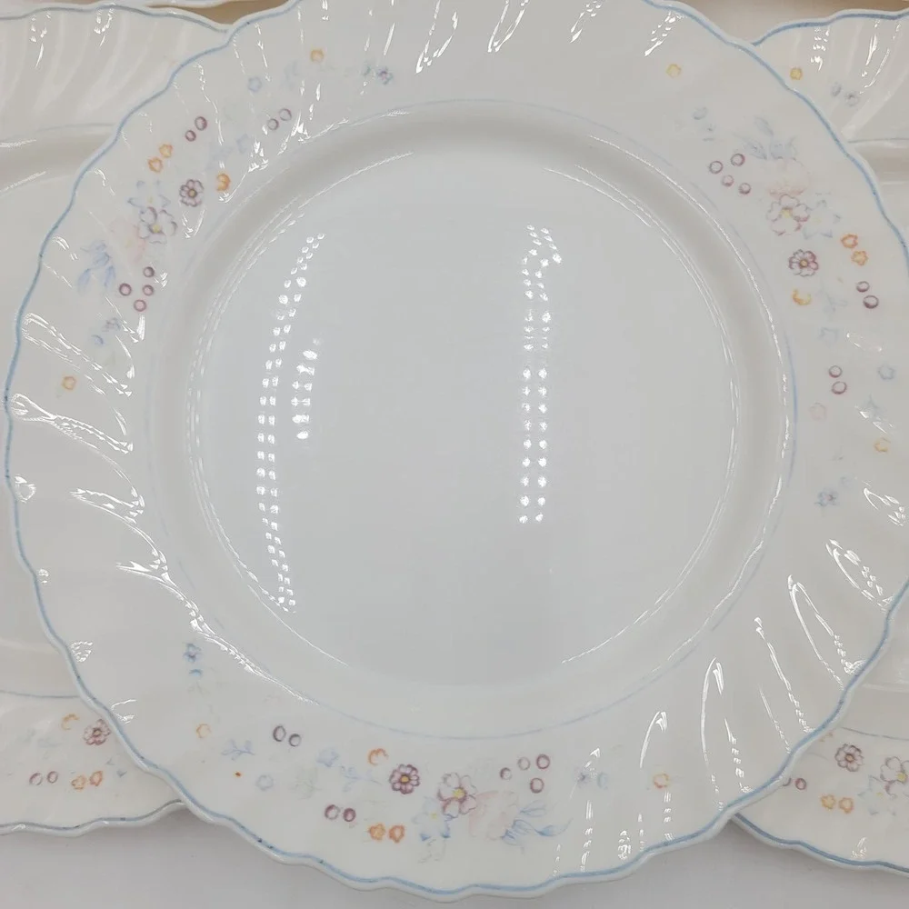 8 Arcopal Victoria Floral Dinner Plates Scalloped Swirl Rim Blue Border 10.5